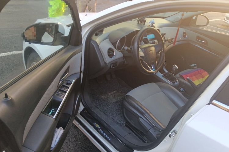 Used Chevrolet Cruze 2009 1.6L SE MT Driver Seat