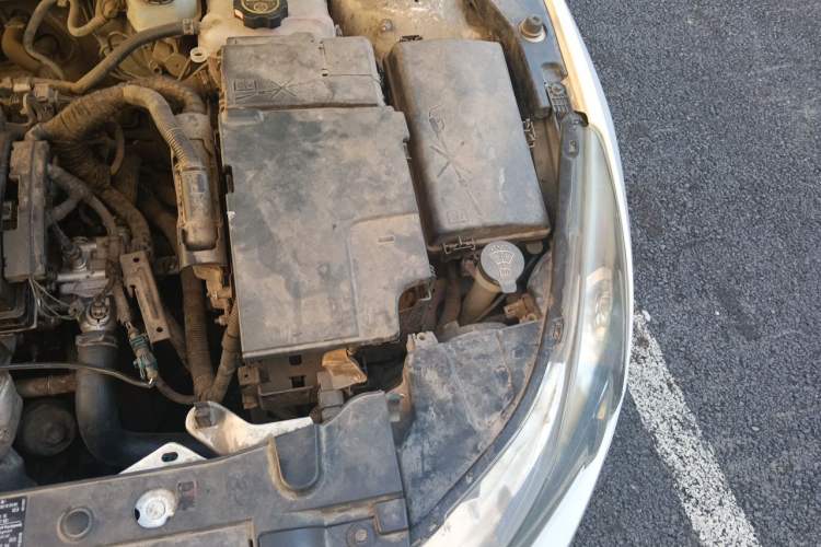 Used Chevrolet Cruze 2009 1.6L SE MT Engine Bay Left