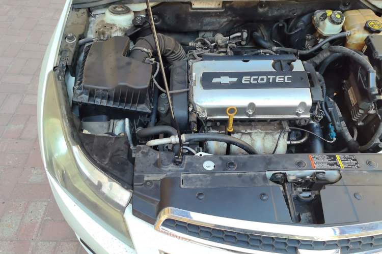 Used Chevrolet Cruze 2009 1.6L SE MT Engine Bay Right