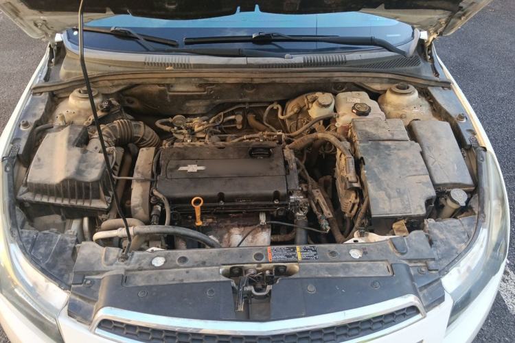 Used Chevrolet Cruze 2009 1.6L SE MT Engine Bay