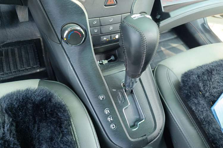 Used Chevrolet Cruze 2009 1.6L SE Automatic Gear Lever