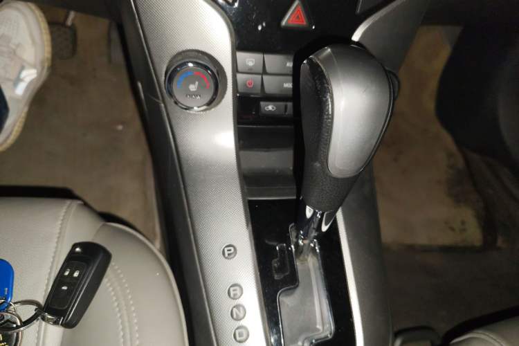 Used Chevrolet Cruze 2009 1.8L SX Automatic Gear Lever