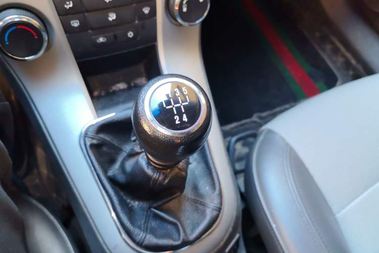Used Chevrolet Cruze 2009 1.6L SE MT Gear Lever