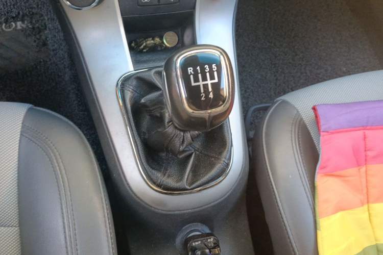 Used Chevrolet Cruze 2009 1.6L SE MT Gear Lever