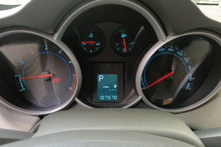Used Chevrolet Cruze 2009 1.8L SE AT Instrument Cluster