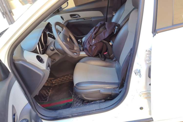 Used Chevrolet Cruze 2009 1.6L SE MT Left Front Seat