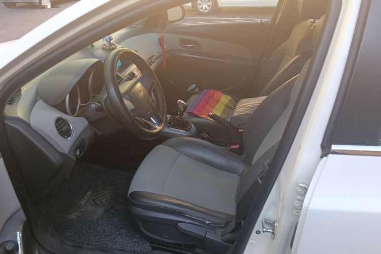 Used Chevrolet Cruze 2009 1.6L SE MT Left Front Seat