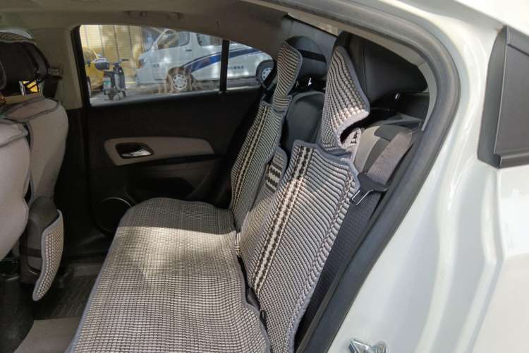 Used Chevrolet Cruze 2009 1.8L SE AT Left Rear Seat