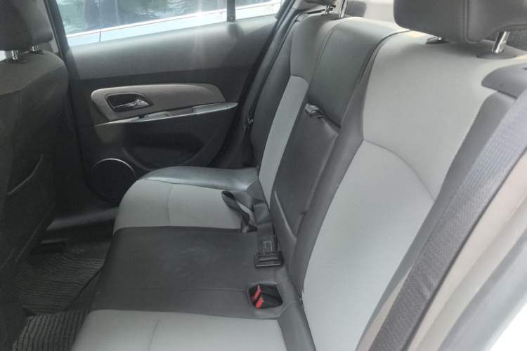 Used Chevrolet Cruze 2009 1.6L SE MT Left Rear Seat