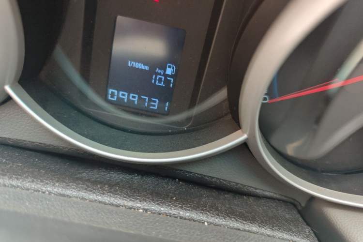 Used Chevrolet Cruze 2009 1.6L SE MT Odometer Close Up
