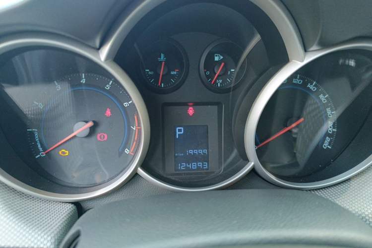 Used Chevrolet Cruze 2009 1.6L SE Automatic Odometer Close Up