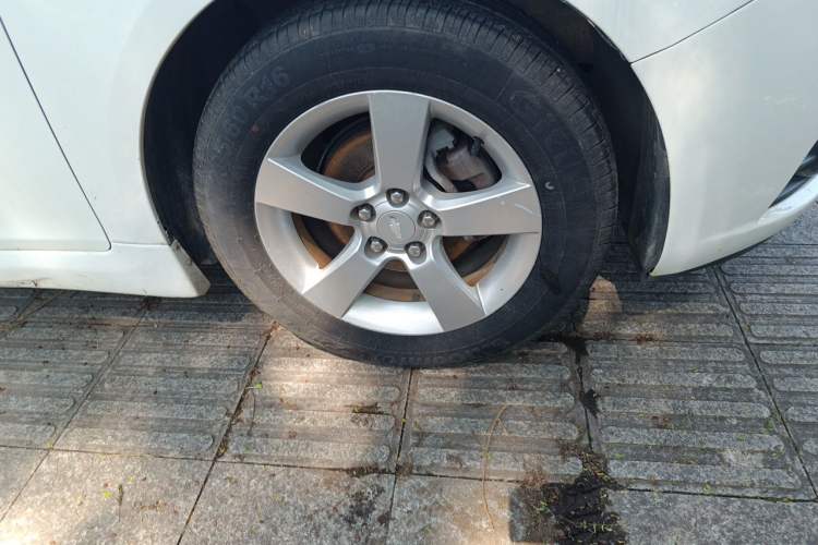 Used Chevrolet Cruze 2009 1.6L SE Automatic Right Front Wheel Hub