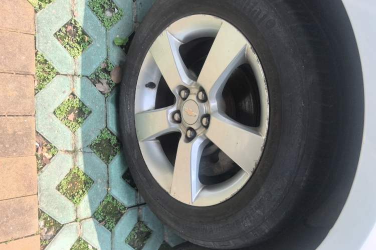 Used Chevrolet Cruze 2009 1.6L SE MT Right Front Wheel Hub