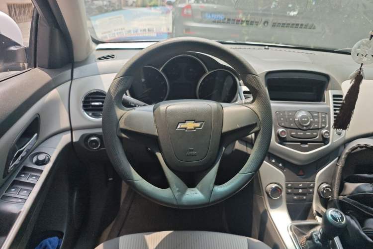 Used Chevrolet Cruze 2009 1.6L SE MT Steering Wheel
