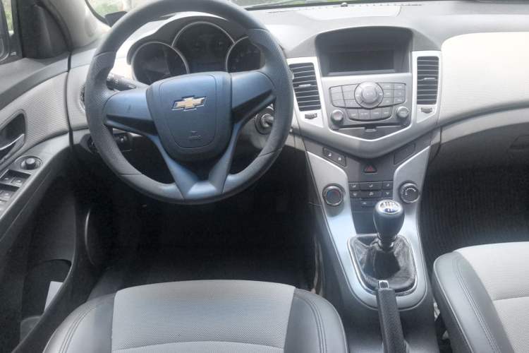 Used Chevrolet Cruze 2009 1.6L SE MT Steering Wheel
