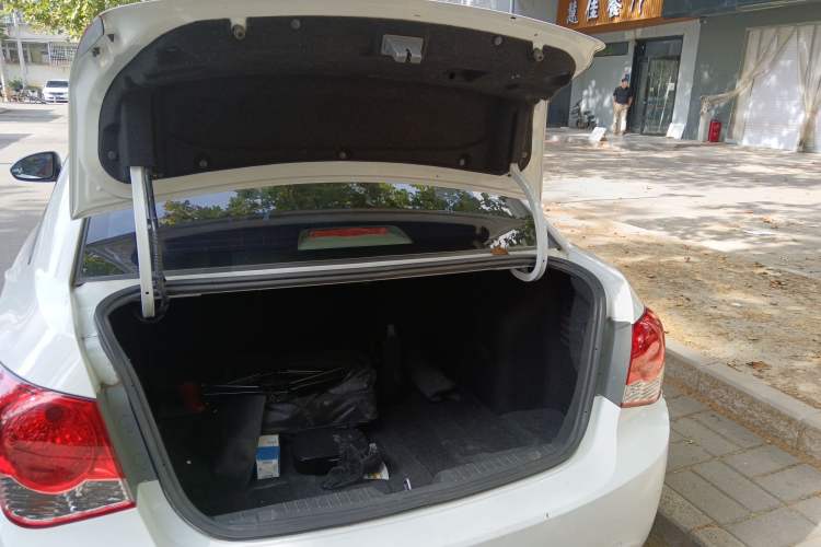 Used Chevrolet Cruze 2009 1.8L SE AT Trunk