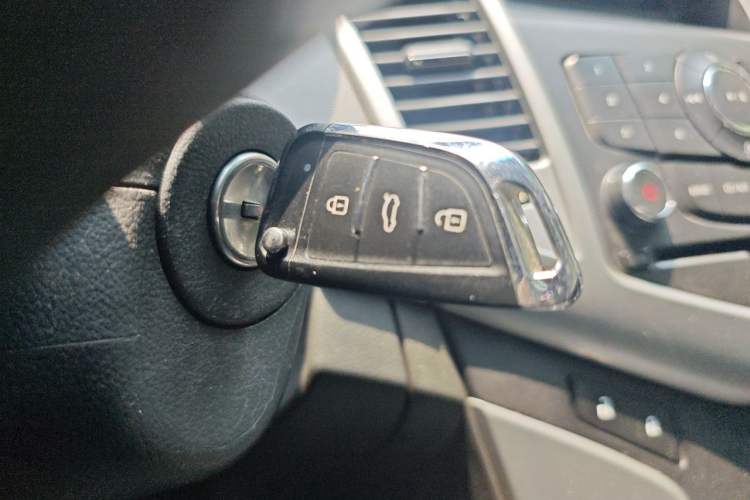 Used Chevrolet Cruze 2009 1.6L SE MT Vehicle Key