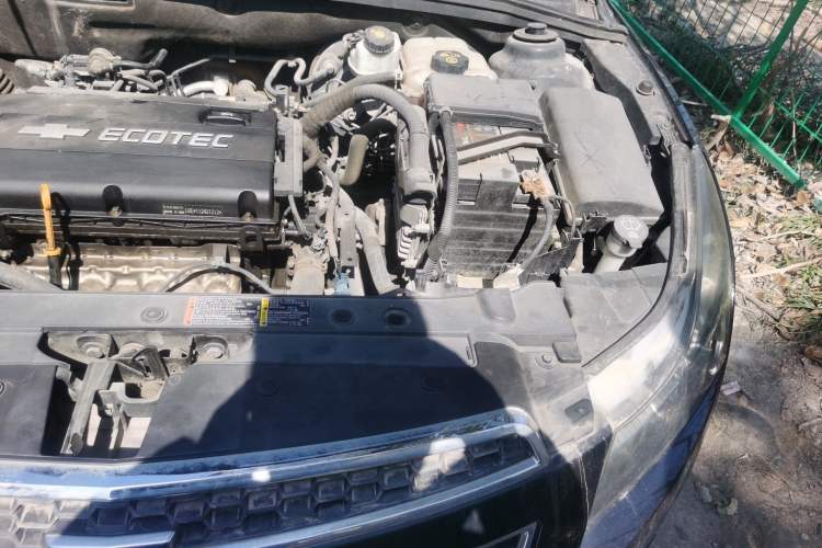 Used Chevrolet Cruze 2010 1.6L SL Grand Touring Edition MT Engine Bay Left