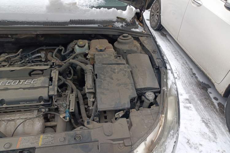 Used Chevrolet Cruze 2010 1.6L SL Grand Touring Edition MT Engine Bay Left