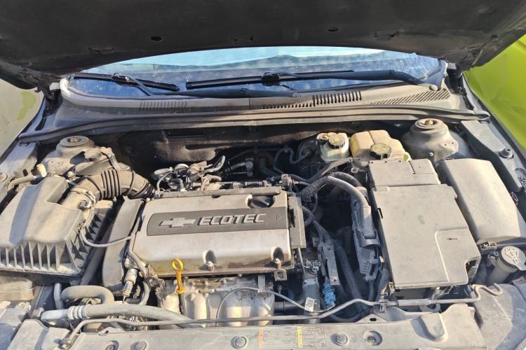 Used Chevrolet Cruze 2010 1.6L SL Grand Touring Edition MT Engine Bay