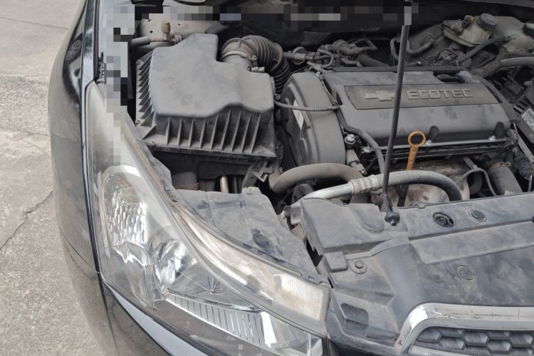 Used Chevrolet Cruze 2010 1.6L SL Grand Touring Edition MT Engine Bay Right