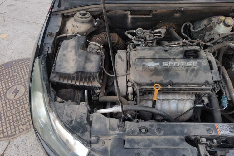 Used Chevrolet Cruze 2010 1.6L SL Grand Touring Edition MT Engine Bay Right