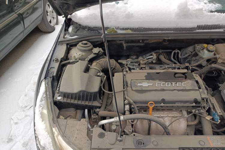 Used Chevrolet Cruze 2010 1.6L SL Grand Touring Edition MT Engine Bay Right