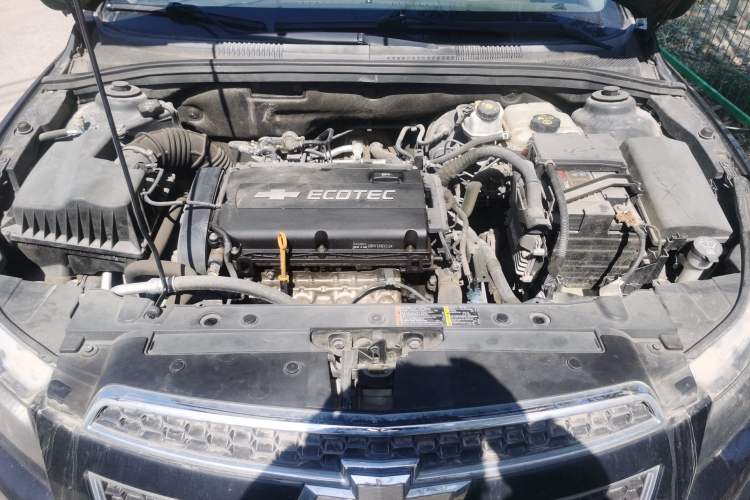 Used Chevrolet Cruze 2010 1.6L SL Grand Touring Edition MT Engine Bay
