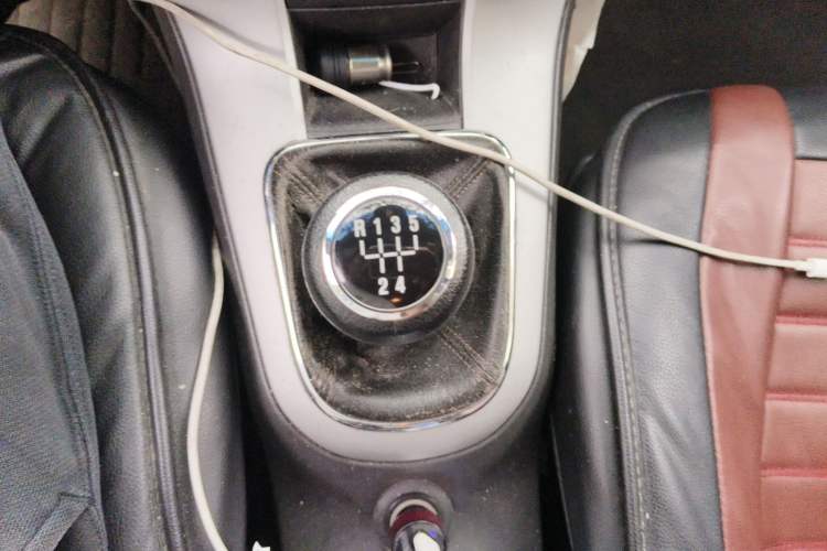 Used Chevrolet Cruze 2010 1.6L SL Grand Touring Edition MT Gear Lever