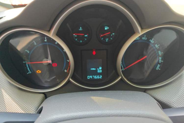 Used Chevrolet Cruze 2010 1.6L SL Grand Touring Edition MT Instrument Cluster