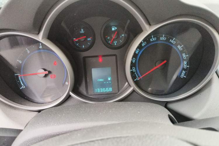 Used Chevrolet Cruze 2010 1.6L SL Grand Touring Edition MT Instrument Cluster