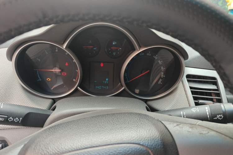 Used Chevrolet Cruze 2010 1.6L SL Grand Touring Edition MT Instrument Cluster