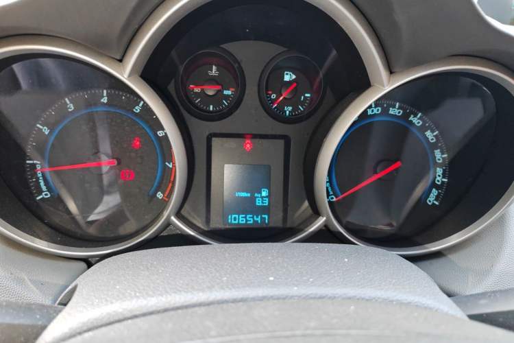 Used Chevrolet Cruze 2010 1.6L SL Grand Touring Edition MT Instrument Cluster