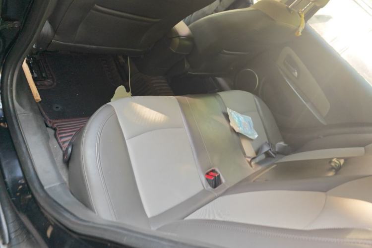 Used Chevrolet Cruze 2010 1.6L SL Grand Touring Edition MT Left Rear Seat
