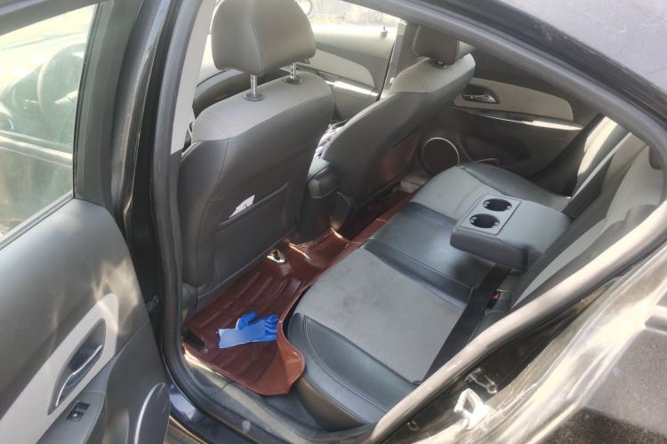 Used Chevrolet Cruze 2010 1.6L SL Grand Touring Edition MT Left Rear Seat