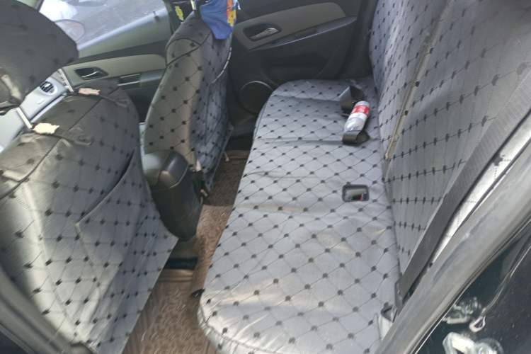 Used Chevrolet Cruze 2010 1.6L SL Grand Touring Edition MT Left Rear Seat