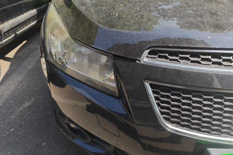 Used Chevrolet Cruze 2010 1.6L SL Grand Touring Edition MT Right Front Headlight