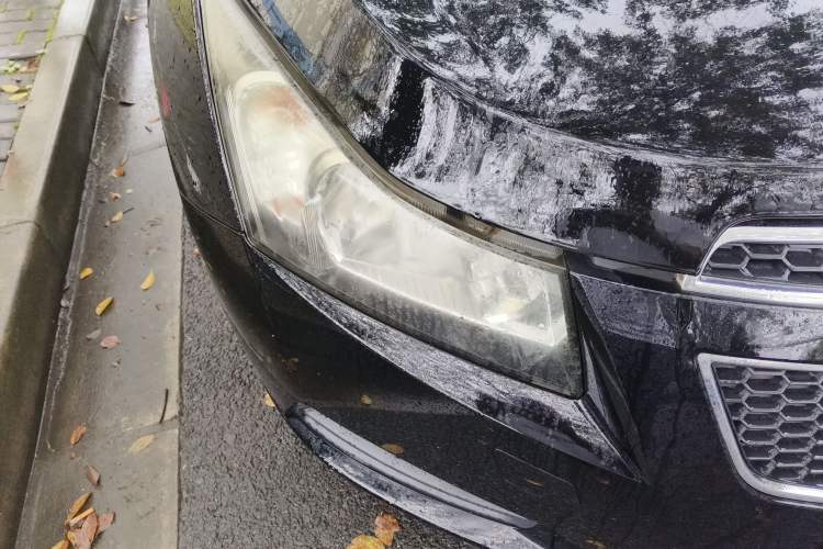 Used Chevrolet Cruze 2010 1.6L SL Grand Touring Edition MT Right Front Headlight