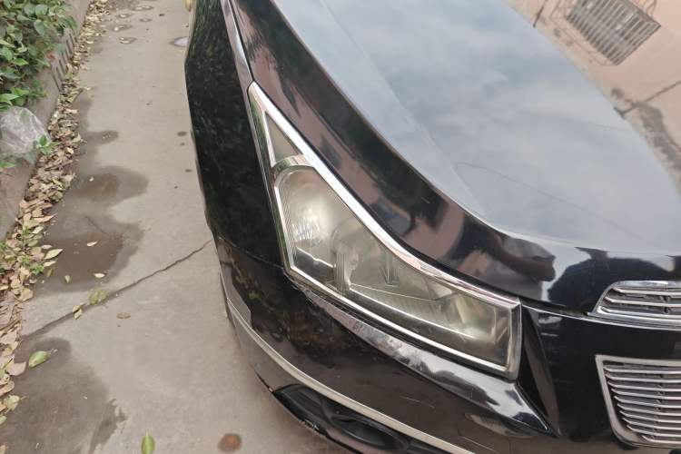 Used Chevrolet Cruze 2010 1.6L SL Grand Touring Edition MT Right Front Headlight