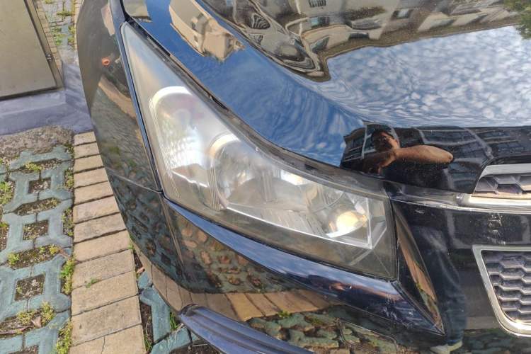 Used Chevrolet Cruze 2010 1.6L SL Grand Touring Edition MT Right Front Headlight