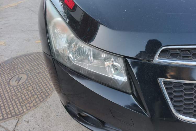 Used Chevrolet Cruze 2010 1.6L SL Grand Touring Edition MT Right Front Headlight