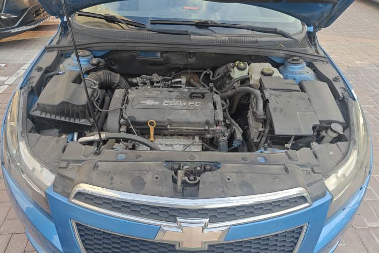 Used Chevrolet Cruze 2010 1.6L SL Grand Touring Edition MT Engine Bay