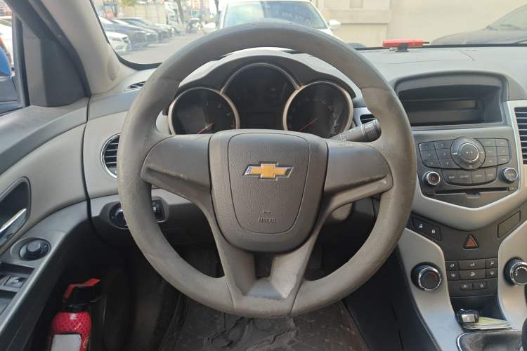 Used Chevrolet Cruze 2010 1.6L SL Grand Touring Edition MT Steering Wheel