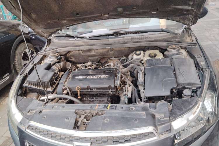 Used Chevrolet Cruze 2010 1.6L SL Grand Touring Edition MT Engine Bay