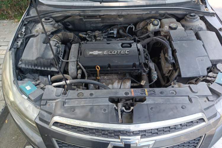 Used Chevrolet Cruze 2010 1.6L SL Grand Touring Edition MT Engine Bay