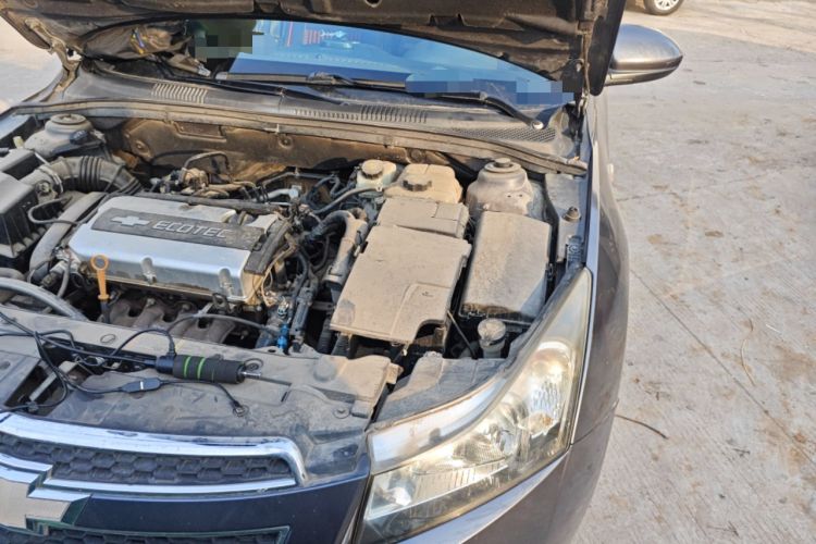 Used Chevrolet Cruze 2010 1.6L SL Grand Touring Edition MT Engine Bay Left