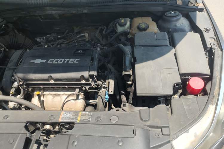 Used Chevrolet Cruze 2010 1.6L SL Grand Touring Edition MT Engine Bay Left