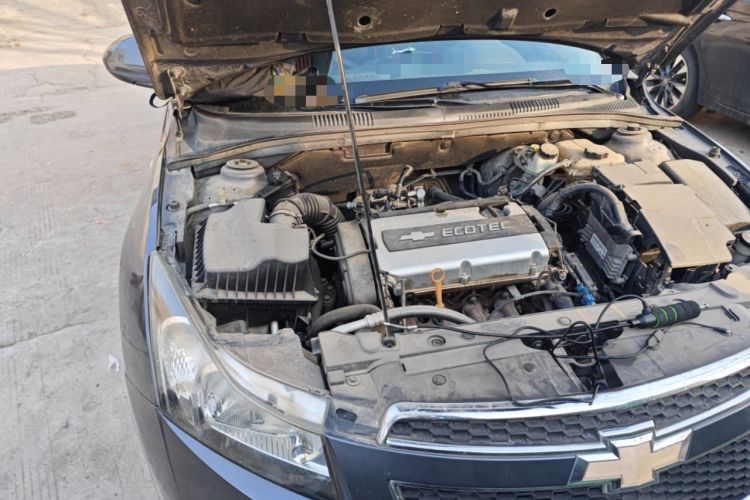 Used Chevrolet Cruze 2010 1.6L SL Grand Touring Edition MT Engine Bay Right