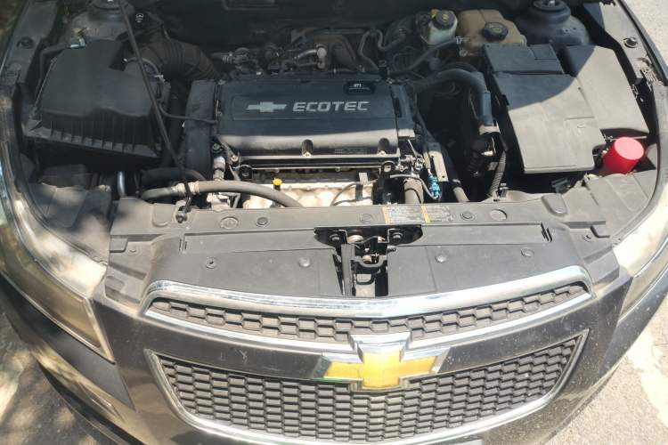 Used Chevrolet Cruze 2010 1.6L SL Grand Touring Edition MT Engine Bay