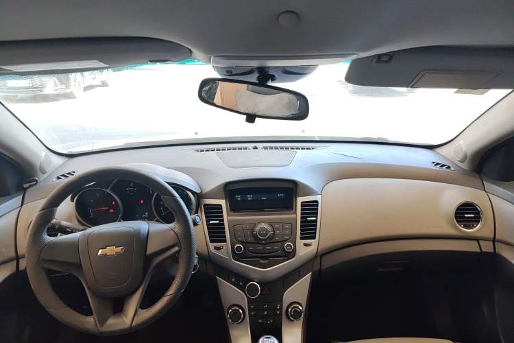 Used Chevrolet Cruze 2010 1.6L SL Grand Touring Edition MT Headliner